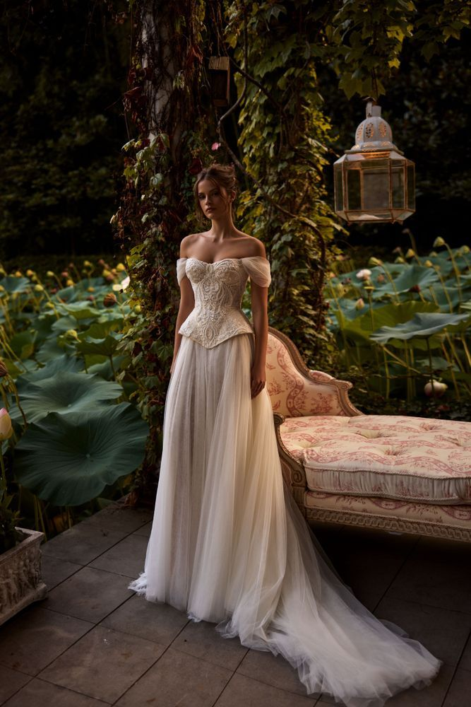 vancouver wedding dress designer Designer highlight: AESLING // Designed and created in Vancouver, Canada these gorgeous modern gowns are inspired by architecture and form. , Price Range: $2,700