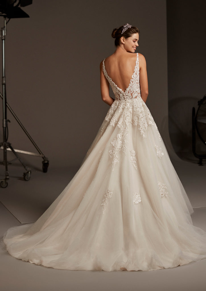 ARIEL by PRONOVIAS 2020 CRUISE COLLECTION
