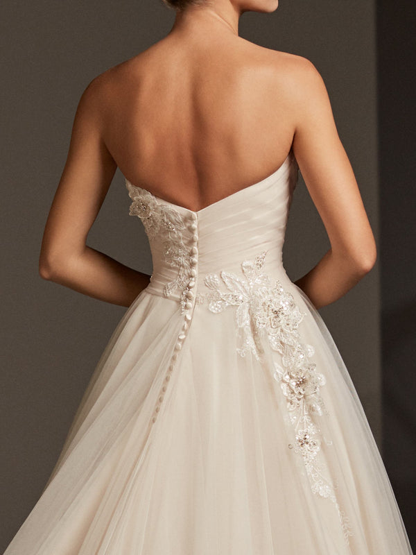 LACERTA by PRONOVIAS 2020 CRUISE COLLECTION