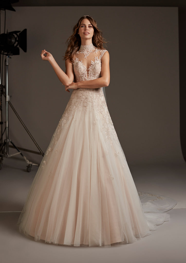 LEONIS by PRONOVIAS 2020 CRUISE COLLECTION