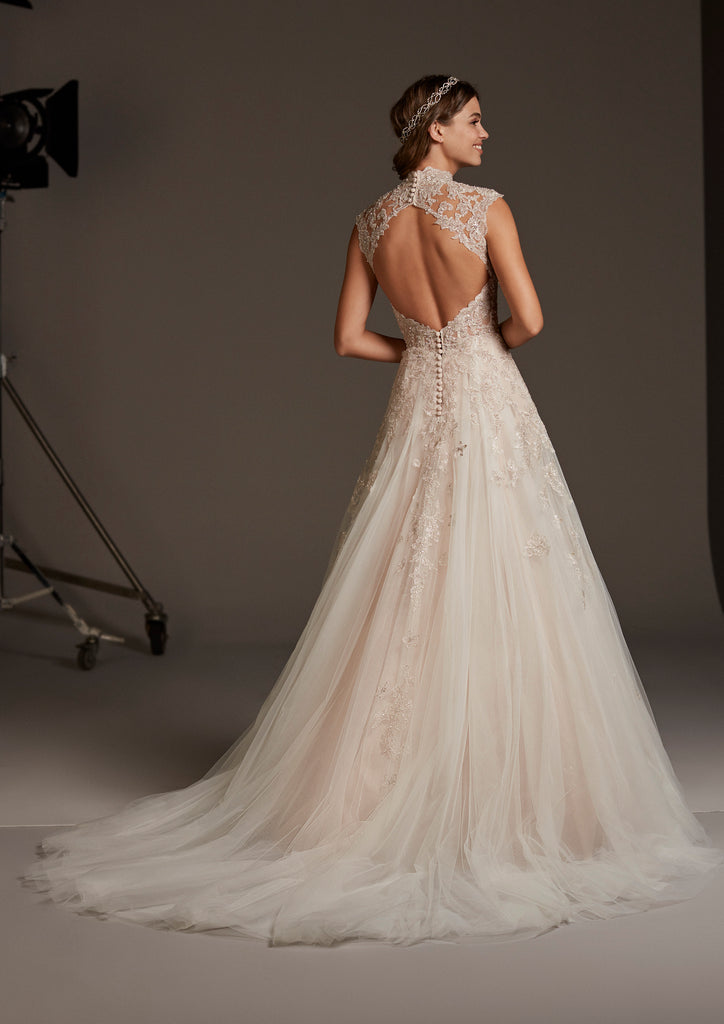 LEONIS by PRONOVIAS 2020 CRUISE COLLECTION