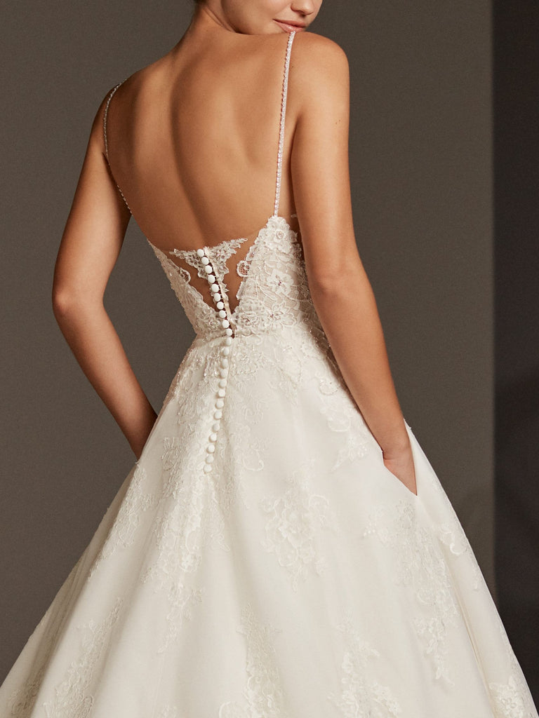 OGMA by PRONOVIAS 2020 CRUISE COLLECTION
